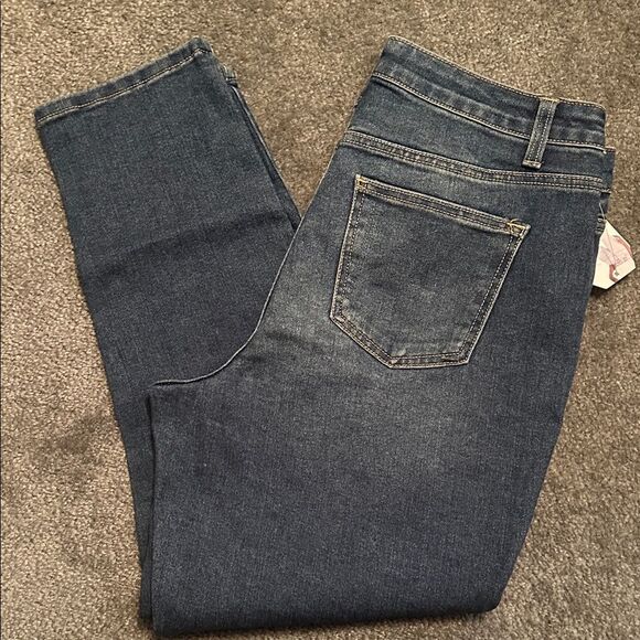 NWT mom jeans Blue Denim Jeans - Picture 3 of 3